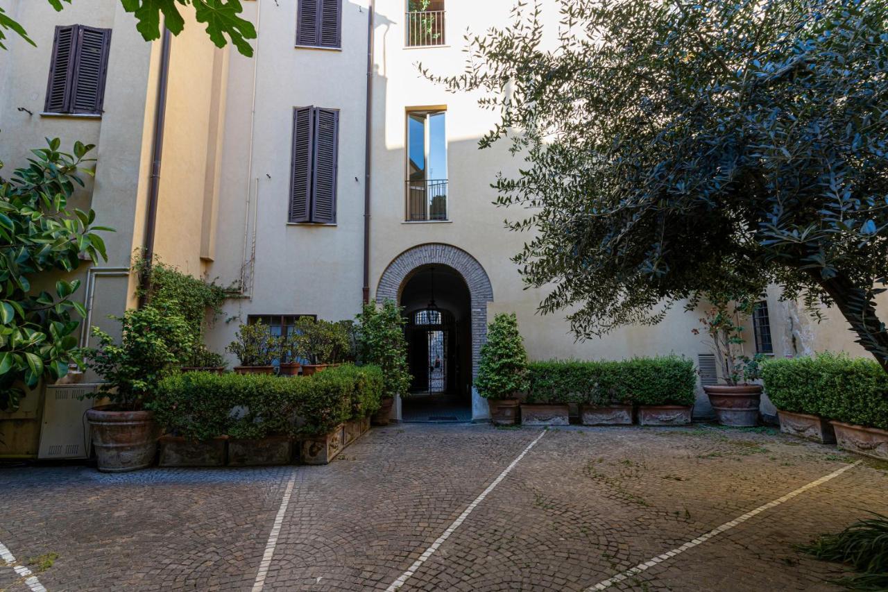 Quiet Trevi Fountain Apartment With Patio And Backyard Roma Dış mekan fotoğraf