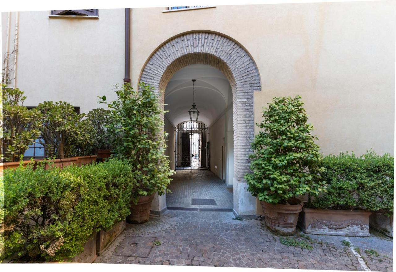 Quiet Trevi Fountain Apartment With Patio And Backyard Roma Dış mekan fotoğraf