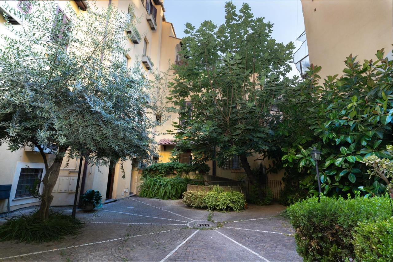 Quiet Trevi Fountain Apartment With Patio And Backyard Roma Dış mekan fotoğraf