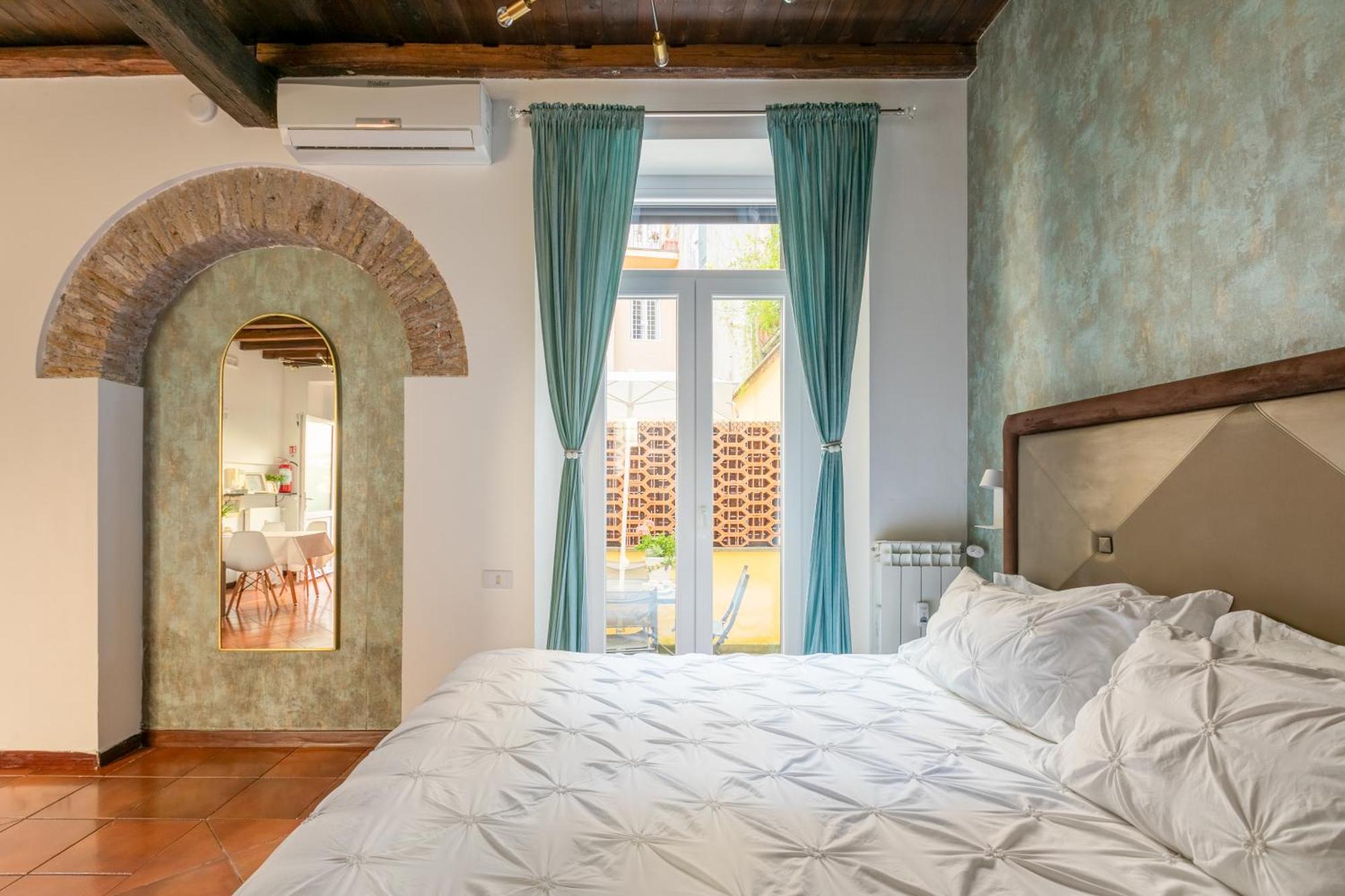 Quiet Trevi Fountain Apartment With Patio And Backyard Roma Dış mekan fotoğraf