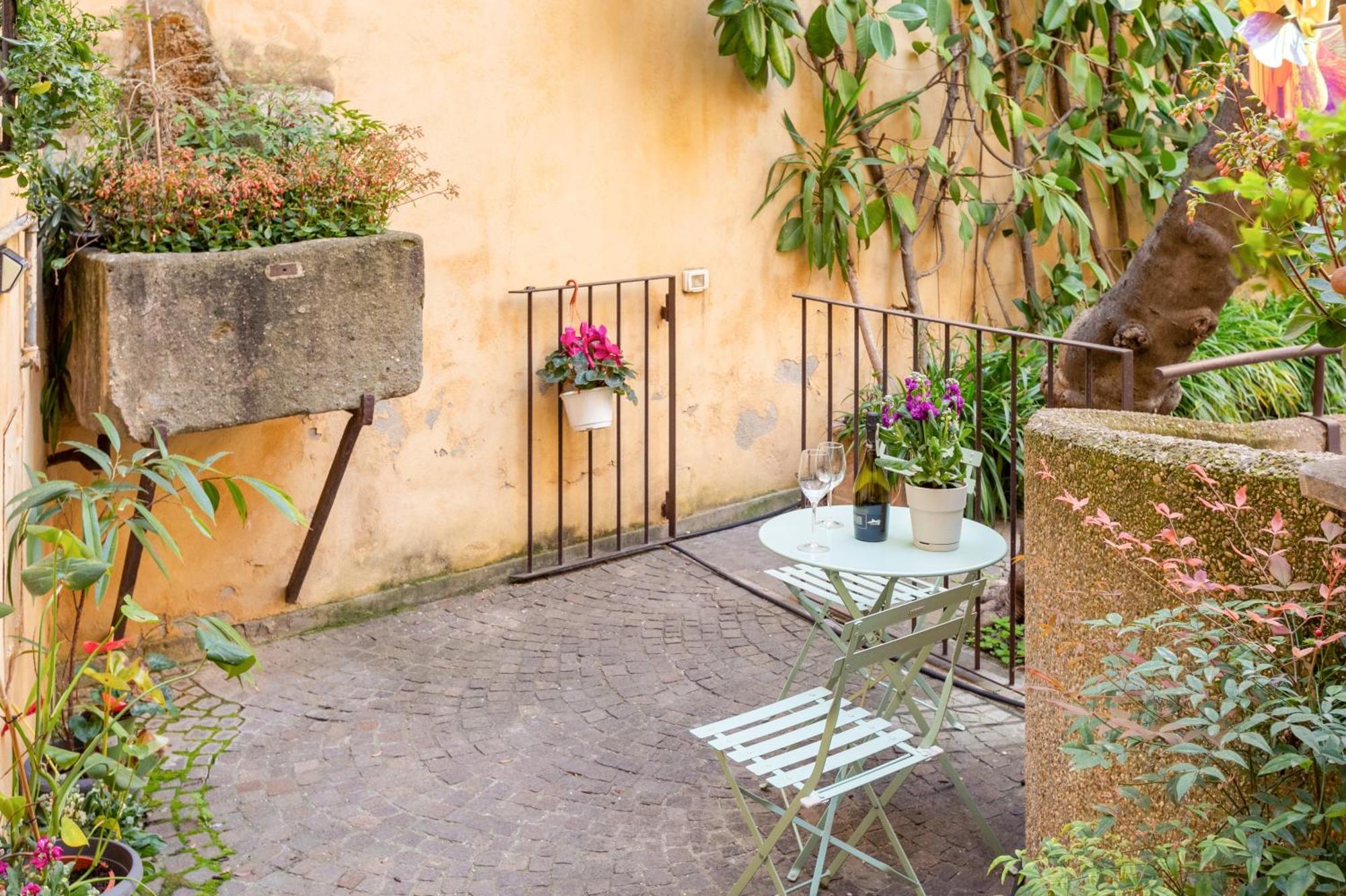 Quiet Trevi Fountain Apartment With Patio And Backyard Roma Dış mekan fotoğraf
